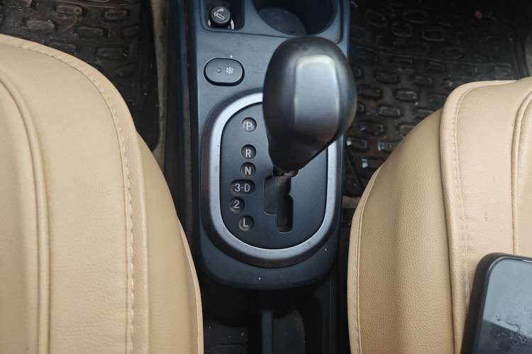 Used CHANGAN CX20 2011 1.3L Automatic Sport Edition Gear Lever