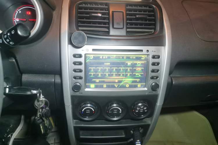 Used CHANGAN CX20 2014 1.4L Manual Sport Version China IV Standard Audio And AC Panel