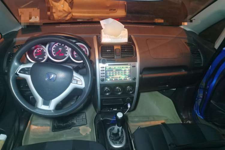 Used CHANGAN CX20 2014 1.4L Manual Sport Version China IV Standard Center Console