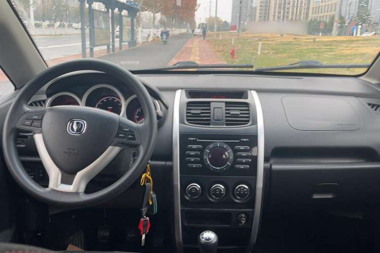 Used CHANGAN CX20 2014 1.4L Manual Sport Version China IV Standard Center Console
