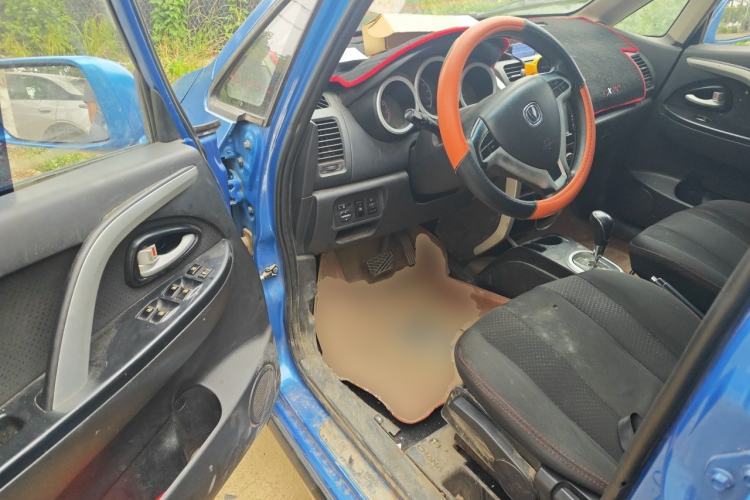 Used CHANGAN CX20 2014 1.4L IMT Sunroof Navigation Version China IV Standard Driver Seat