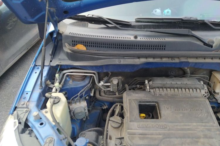 Used CHANGAN CX20 2014 1.4L IMT Sunroof Navigation Version China IV Standard Engine Bay Right