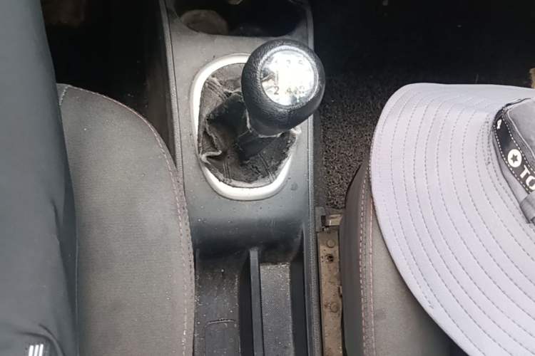 Used CHANGAN CX20 2014 1.4L Manual Sunroof Navigation Version – China IV Standard Gear Lever