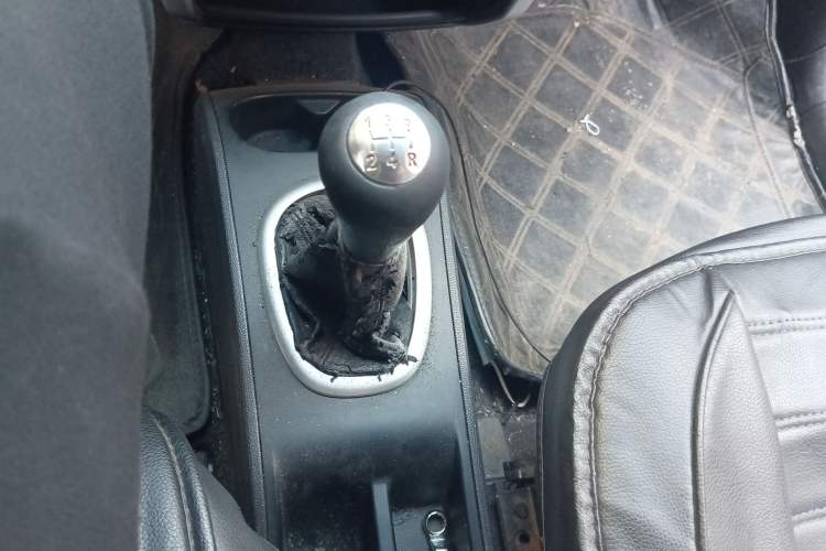 Used CHANGAN CX20 2014 1.4L Manual Sport Version China IV Standard Gear Lever