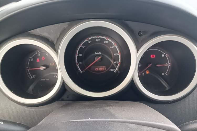 Used CHANGAN CX20 2014 1.4L Manual Sunroof Navigation Version – China IV Standard Instrument Cluster