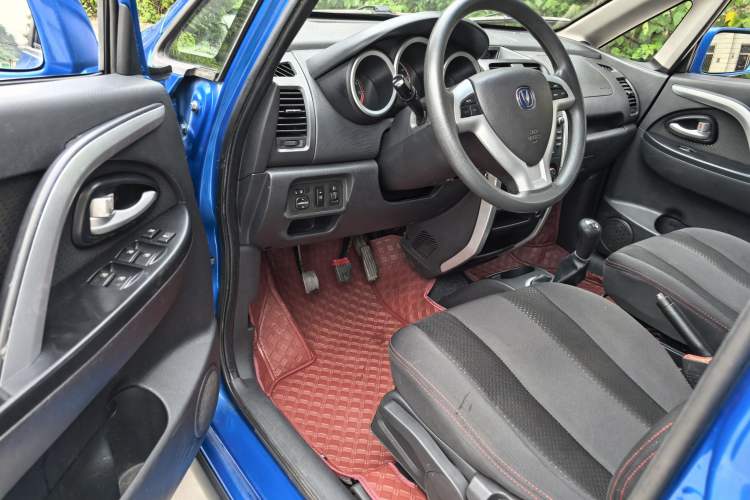 Used CHANGAN CX20 2014 1.4L Manual Sport Version China IV Standard Interior 1