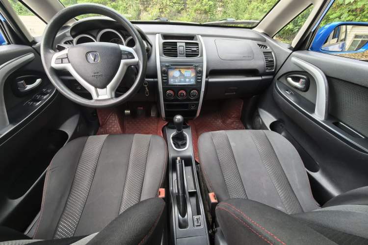 Used CHANGAN CX20 2014 1.4L Manual Sport Version China IV Standard Interior 3