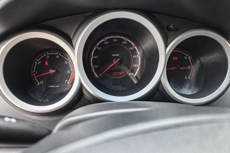 Used CHANGAN CX20 2014 1.4L Manual Sport Version China IV Standard Odometer Close Up