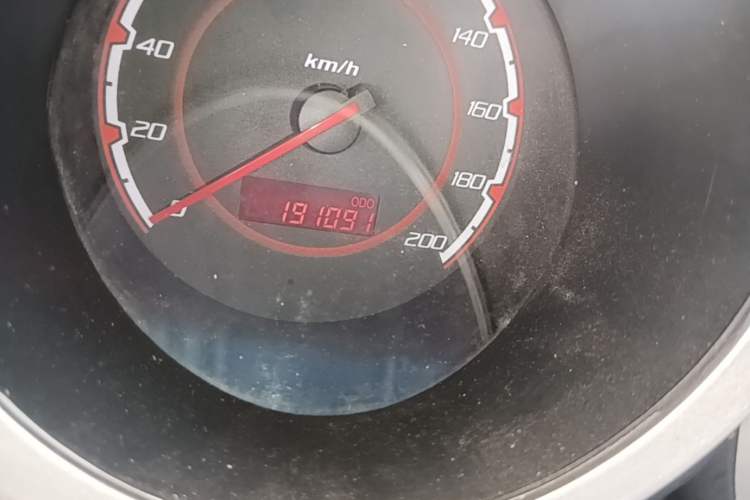 Used CHANGAN CX20 2014 1.4L Manual Sunroof Navigation Version – China IV Standard Odometer Close Up