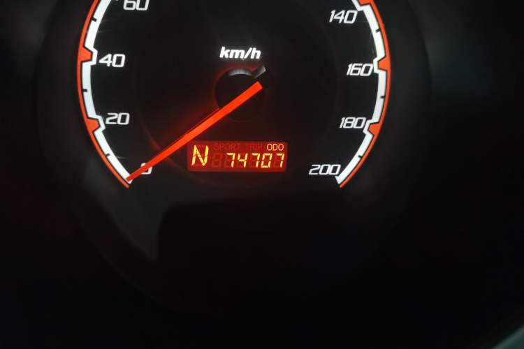 Used CHANGAN CX20 2014 1.4L IMT Sunroof Navigation Version China IV Standard Odometer Close Up