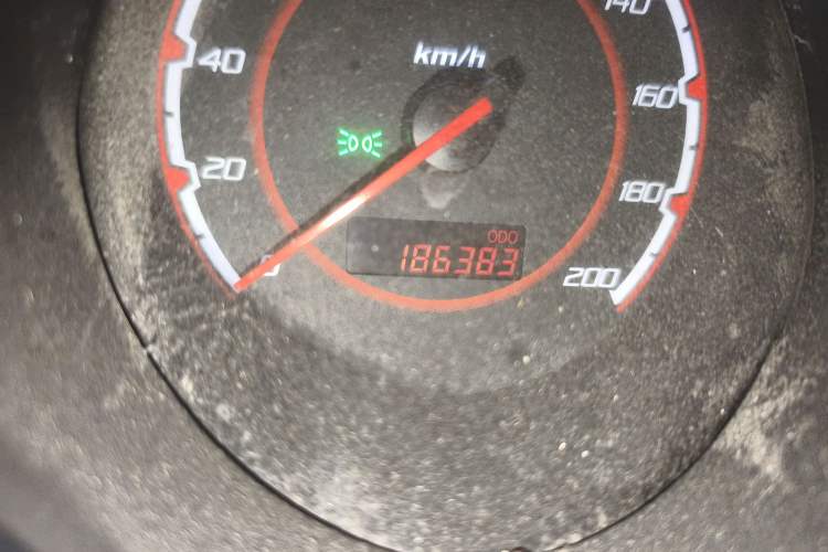 Used CHANGAN CX20 2014 1.4L Manual Sport Edition China V Standard Odometer Close Up