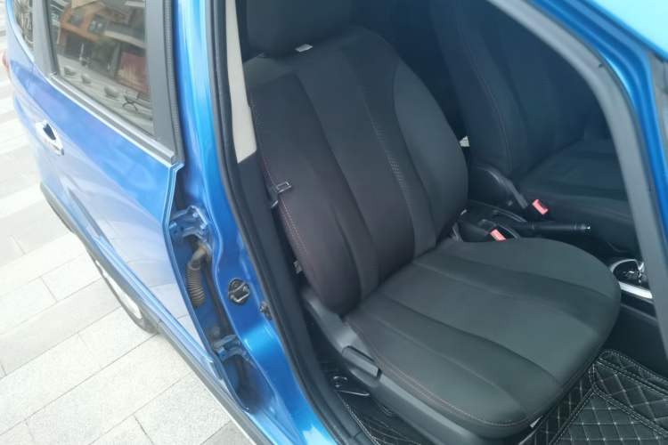 Used CHANGAN CX20 2014 1.4L IMT Sunroof Navigation Version China IV Standard Right Front Seat
