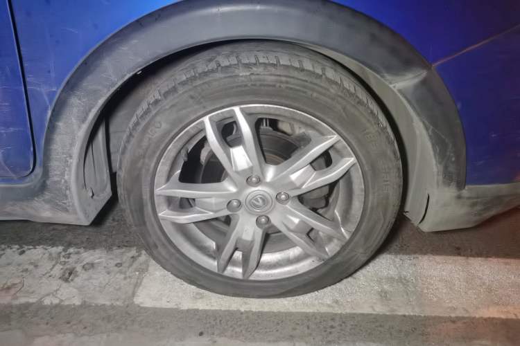 Used CHANGAN CX20 2014 1.4L Manual Sport Version China IV Standard Right Front Wheel Hub