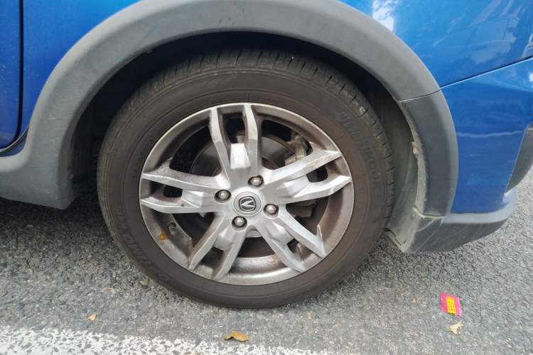 Used CHANGAN CX20 2014 1.4L IMT Sunroof Navigation Version China IV Standard Right Front Wheel Hub
