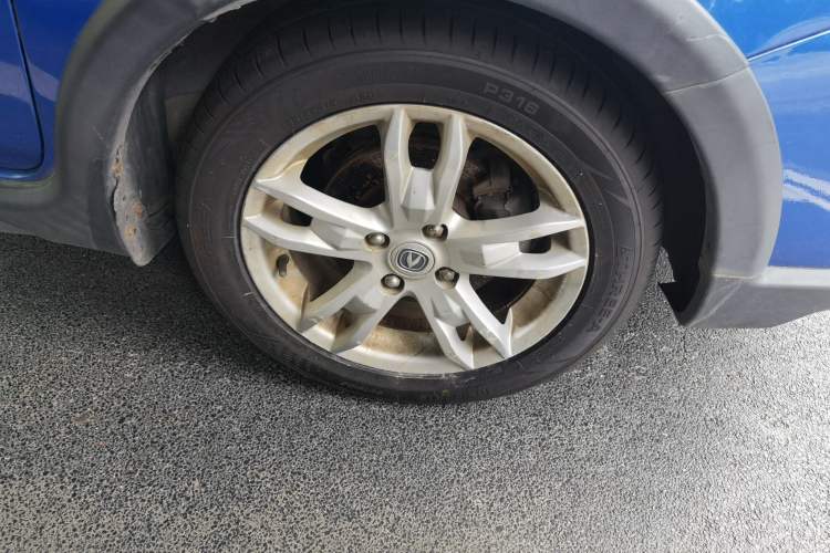 Used CHANGAN CX20 2014 1.4L IMT Sunroof Navigation Version China V Standard Right Front Wheel Hub