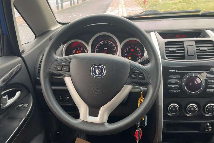 Used CHANGAN CX20 2014 1.4L Manual Sport Version China IV Standard Steering Wheel
