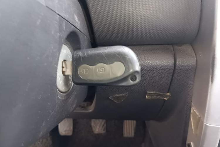 Used CHANGAN CX20 2014 1.4L Manual Sunroof Navigation Version – China IV Standard Vehicle Key