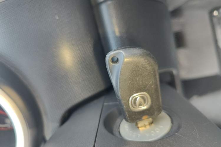 Used CHANGAN CX20 2014 1.4L IMT Sunroof Navigation Version China IV Standard Vehicle Key
