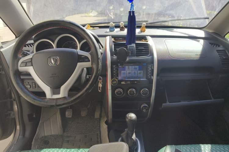 Used CHANGAN CX20 2014 1.4L Manual Sunroof Navigation Version – China IV Standard Center Console