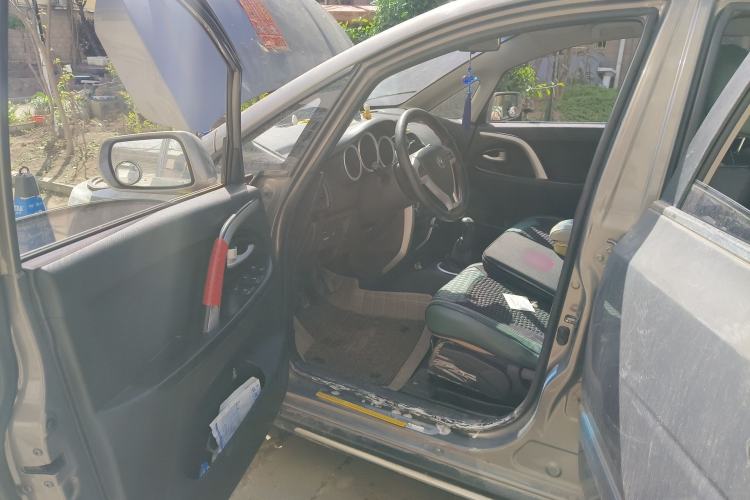 Used CHANGAN CX20 2014 1.4L Manual Sunroof Navigation Version – China IV Standard Driver Seat