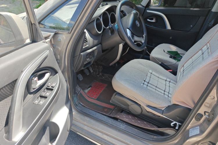 Used CHANGAN CX20 2014 1.4L Manual Sport Version China IV Standard Driver Seat