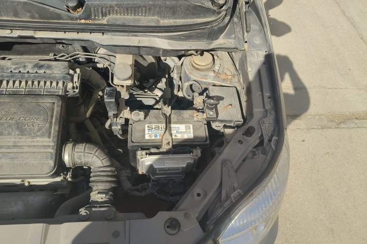 Used CHANGAN CX20 2014 1.4L Manual Sunroof Navigation Version – China IV Standard Engine Bay Left