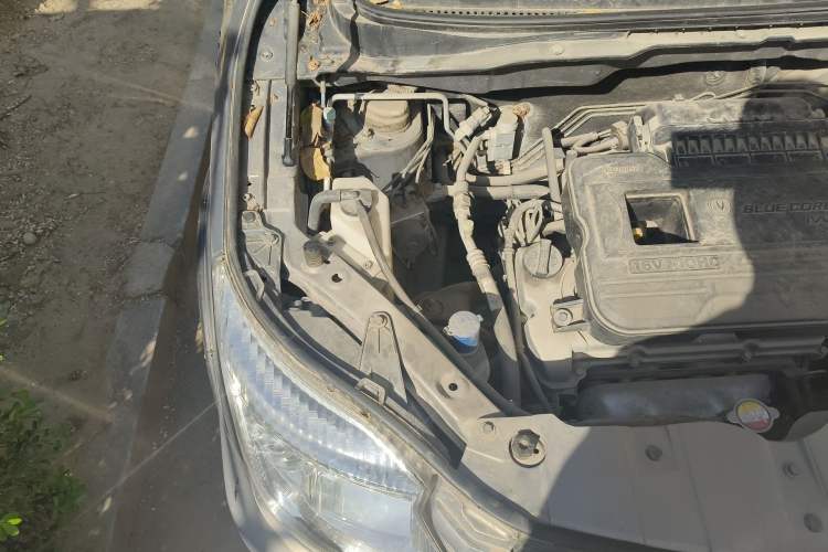 Used CHANGAN CX20 2014 1.4L Manual Sunroof Navigation Version – China IV Standard Engine Bay Right