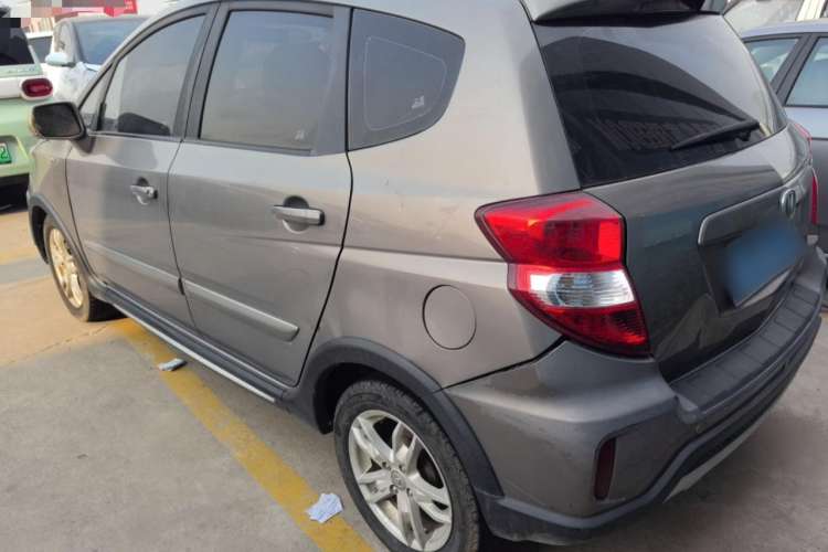 Used CHANGAN CX20 2014 1.4L Manual Sport Version China IV Standard Exterior 5