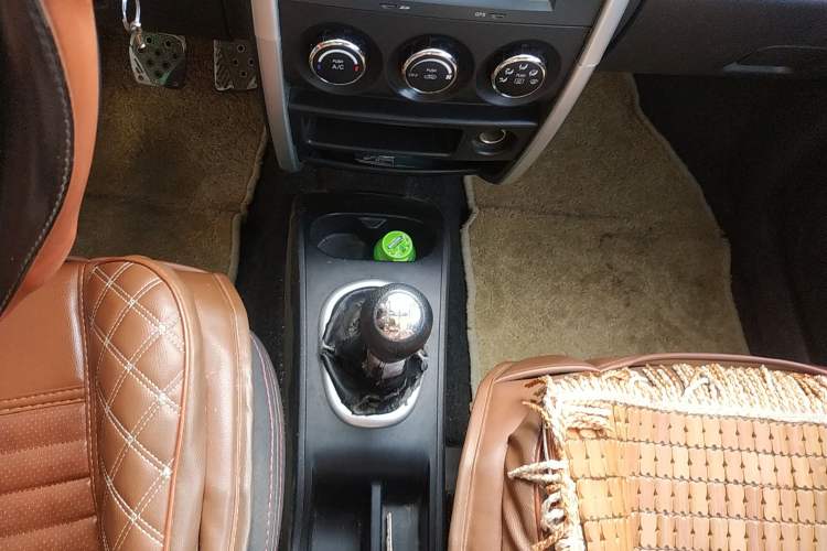 Used CHANGAN CX20 2014 1.4L Manual Sport Edition China V Standard Gear Lever