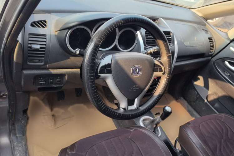 Used CHANGAN CX20 2014 1.4L Manual Sport Version China IV Standard Interior 3