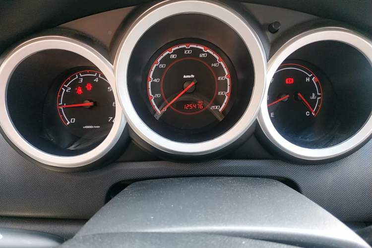 Used CHANGAN CX20 2014 1.4L Manual Sport Edition China V Standard Odometer Close Up