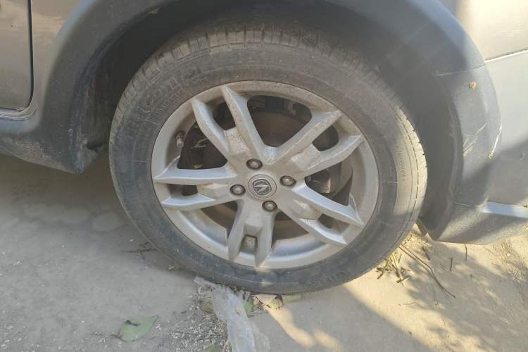Used CHANGAN CX20 2014 1.4L Manual Sunroof Navigation Version – China IV Standard Right Front Wheel Hub
