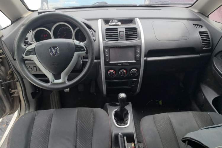 Used CHANGAN CX20 2014 1.4L Manual Sunroof Navigation Version – China IV Standard Center Console
