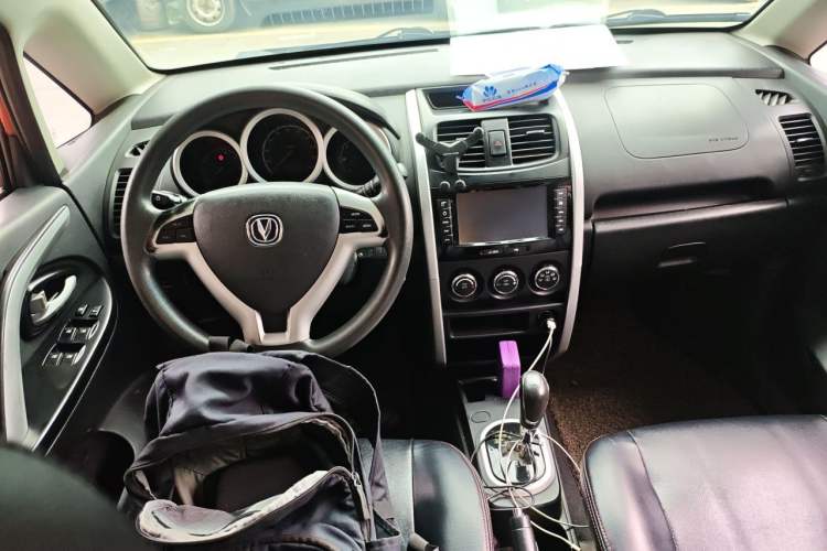 Used CHANGAN CX20 2014 1.4L IMT Sunroof Navigation Version China IV Standard Center Console