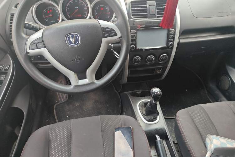 Used CHANGAN CX20 2014 1.4L Manual Sport Version China IV Standard Center Console
