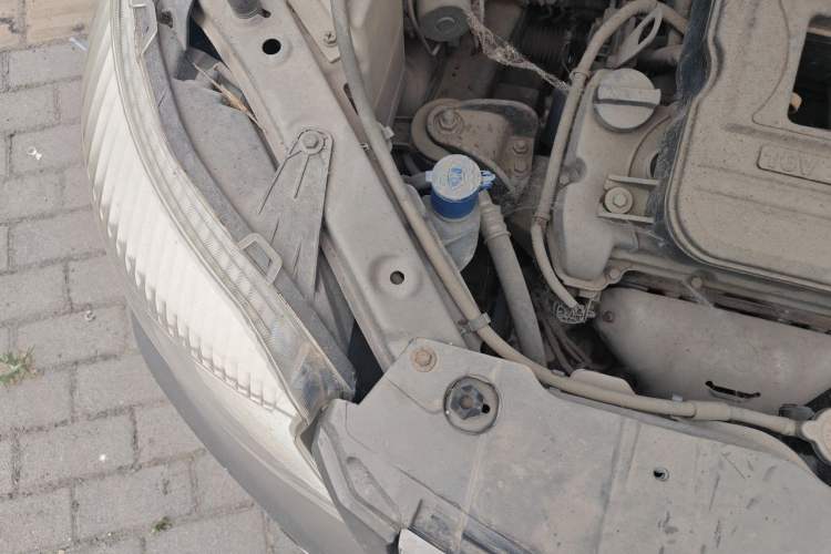 Used CHANGAN CX20 2014 1.4L Manual Sport Version China IV Standard Engine Bay Right