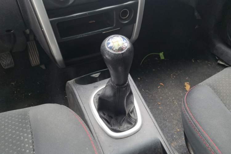 Used CHANGAN CX20 2014 1.4L Manual Sunroof Navigation Version – China IV Standard Gear Lever