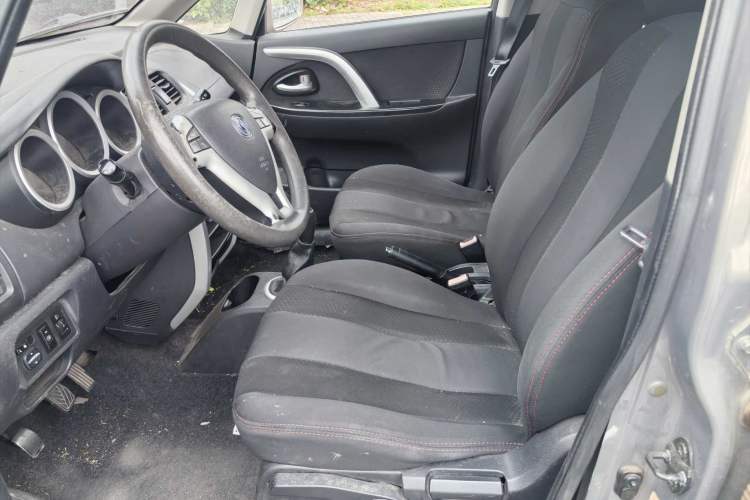 Used CHANGAN CX20 2014 1.4L Manual Sunroof Navigation Version – China IV Standard Interior 2