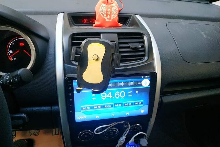 Used CHANGAN CX20 2014 1.4L Manual Sunroof Navigation Version – China IV Standard Audio And AC Panel