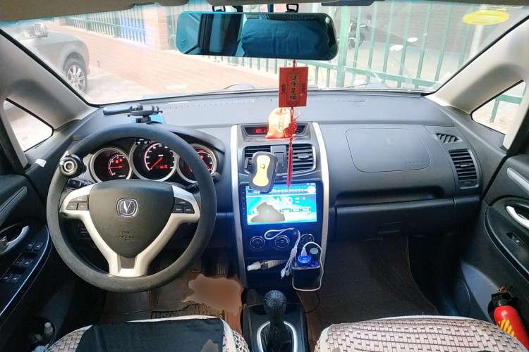 Used CHANGAN CX20 2014 1.4L Manual Sunroof Navigation Version – China IV Standard Center Console