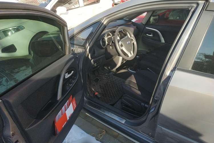 Used CHANGAN CX20 2014 1.4L Manual Sport Version China IV Standard Driver Seat