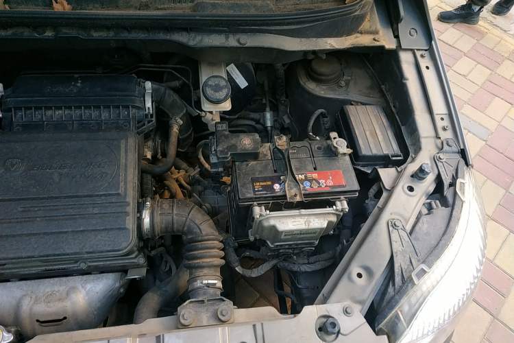 Used CHANGAN CX20 2014 1.4L Manual Sunroof Navigation Version – China IV Standard Engine Bay Left