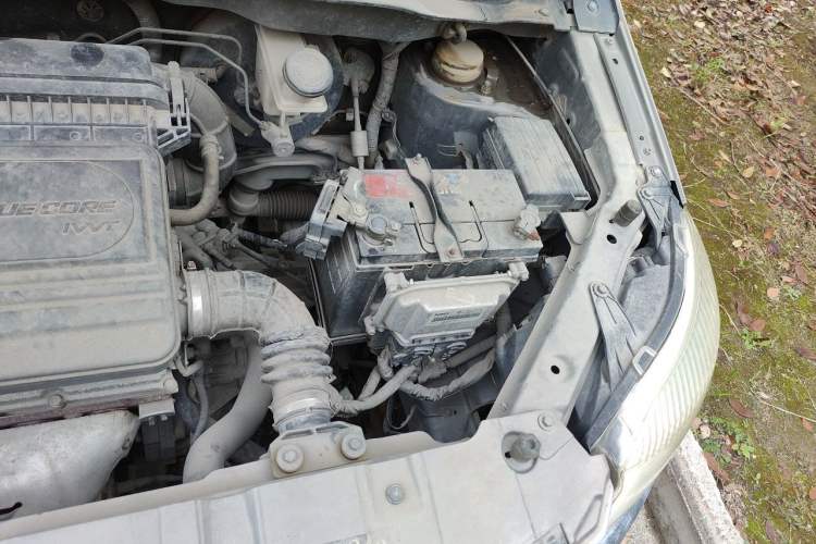Used CHANGAN CX20 2014 1.4L Manual Sunroof Navigation Version – China IV Standard Engine Bay Left