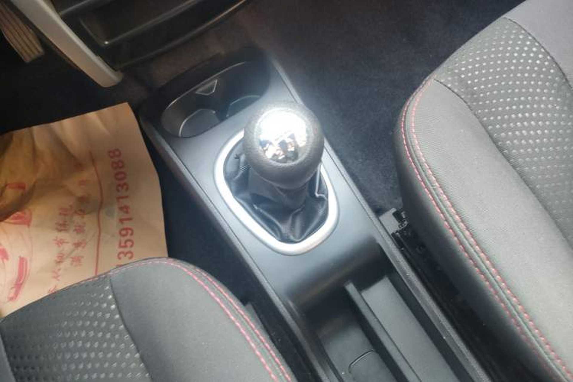 Used CHANGAN CX20 2014 1.4L Manual Sport Version China IV Standard Gear Lever