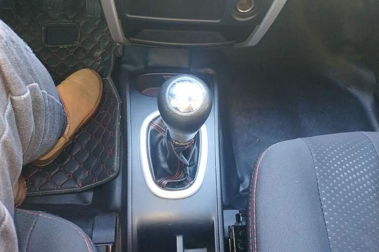 Used CHANGAN CX20 2014 1.4L Manual Sport Version China IV Standard Gear Lever