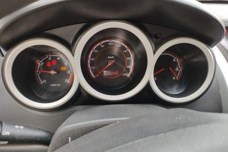 Used CHANGAN CX20 2014 1.4L Manual Sunroof Navigation Version – China IV Standard Instrument Cluster