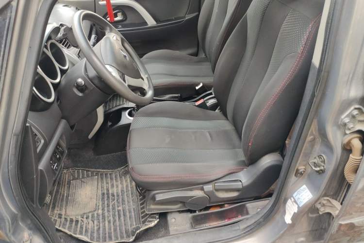 Used CHANGAN CX20 2014 1.4L Manual Sunroof Navigation Version – China IV Standard Left Front Seat