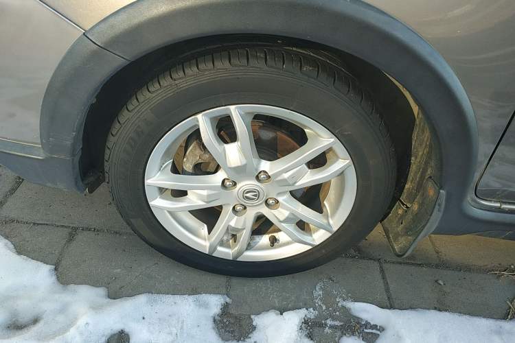 Used CHANGAN CX20 2014 1.4L Manual Sport Version China IV Standard Left Front Wheel Hub