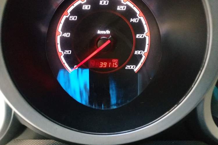 Used CHANGAN CX20 2014 1.4L Manual Sunroof Navigation Version – China IV Standard Odometer Close Up