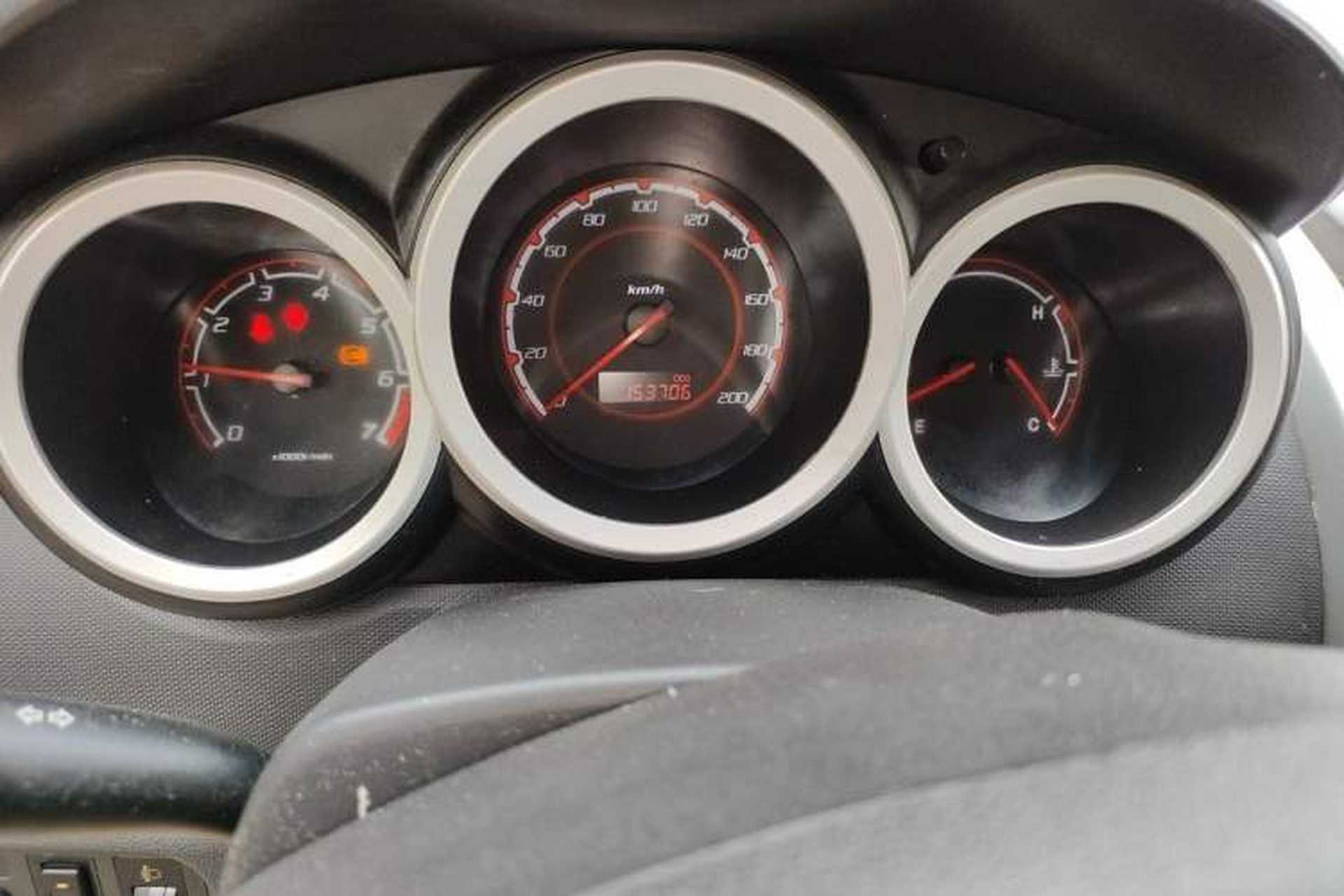 Used CHANGAN CX20 2014 1.4L Manual Sunroof Navigation Version – China IV Standard Odometer Close Up